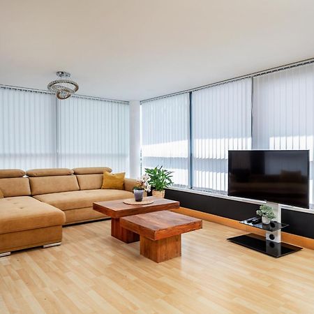 Large Central Penthouse In Leeds Лидс Экстерьер фото