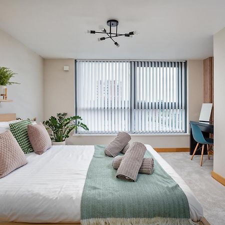 Large Central Penthouse In Leeds Лидс Экстерьер фото