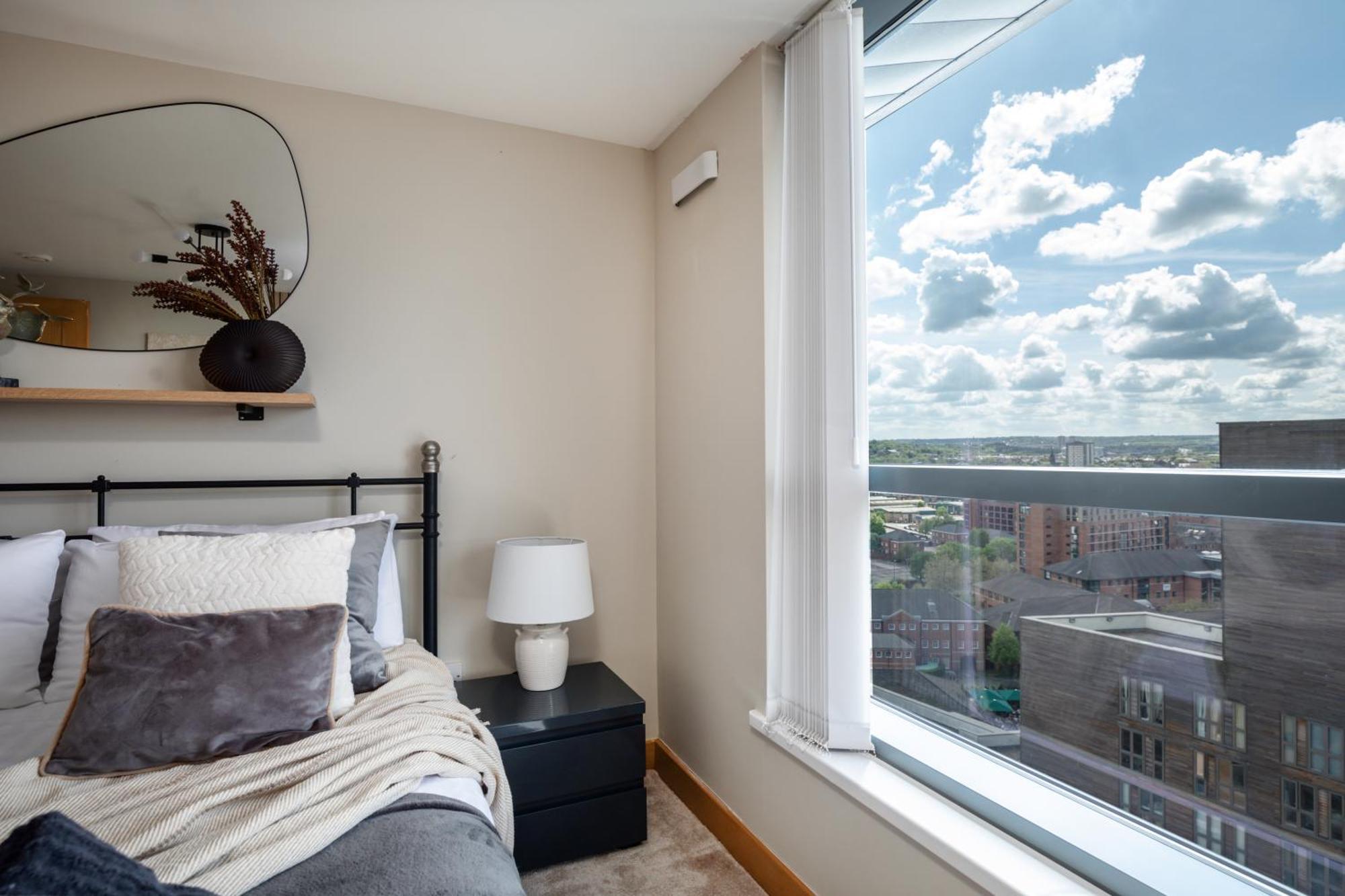 Large Central Penthouse In Leeds Лидс Экстерьер фото