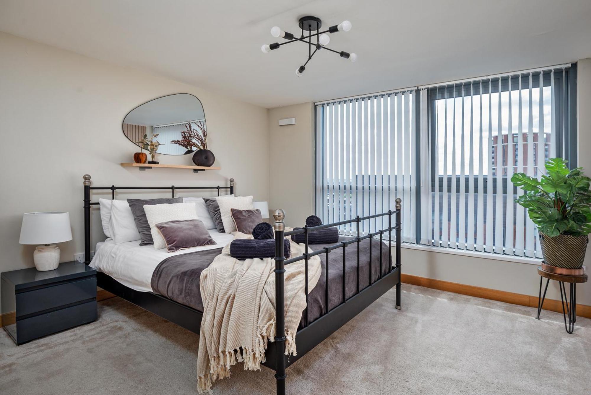 Large Central Penthouse In Leeds Лидс Экстерьер фото