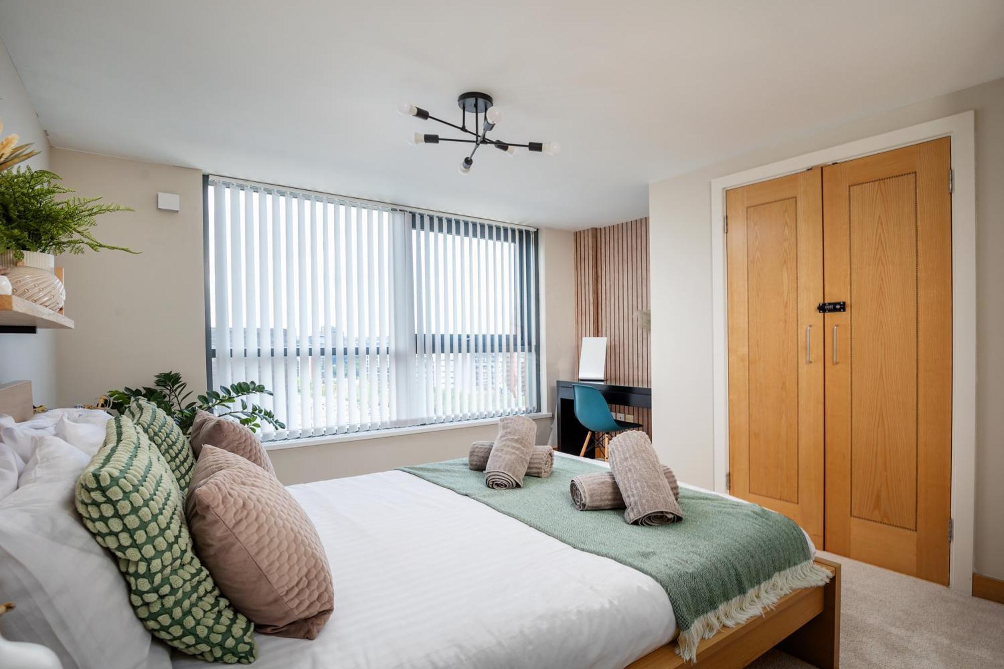 Large Central Penthouse In Leeds Лидс Экстерьер фото